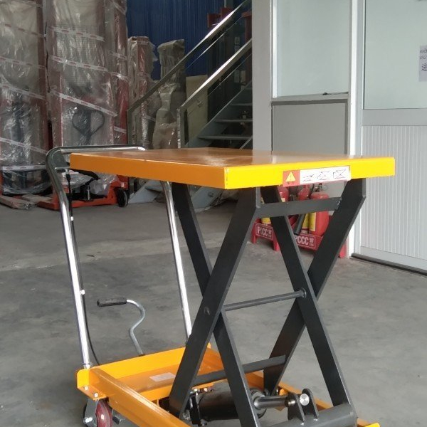 Xe nâng mặt bàn 500kg