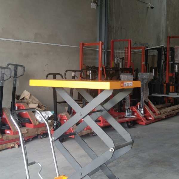 Xe nâng mặt bàn 350kg 1.5m