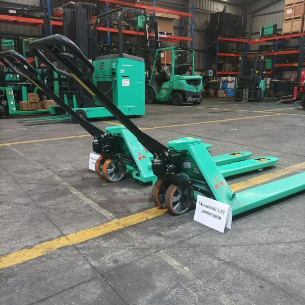 Xe nâng tay 2500kg Mitsubishi