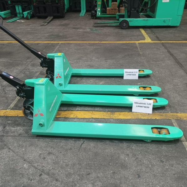 Xe nâng tay 3000kg Mitsubishi